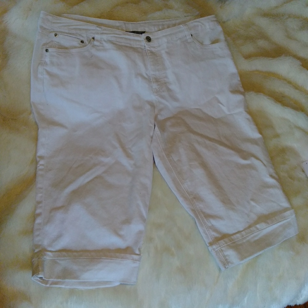 Embroidered White Capris/Bermuda Shorts